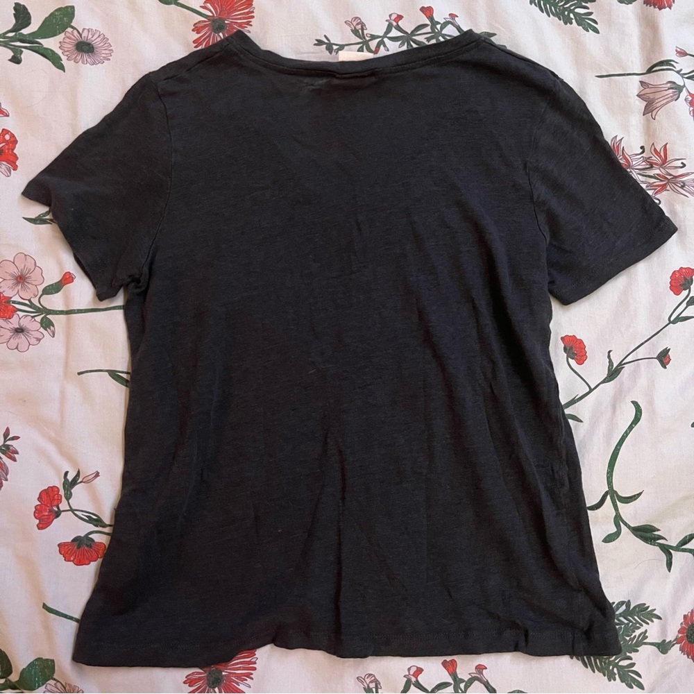 H&M Basic Gray V-Neck - Picture 4 of 5